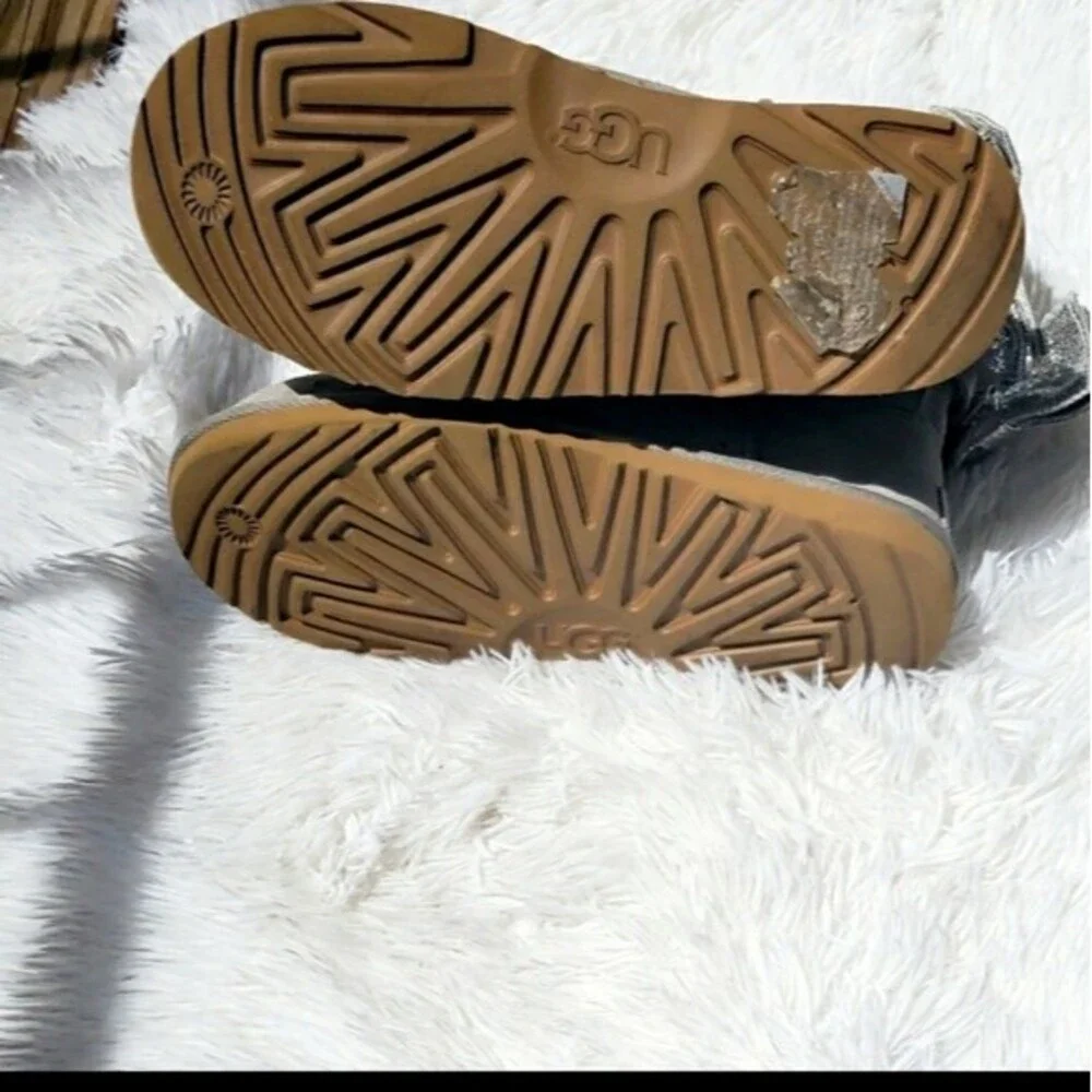 Uggs Bowtie Womens Grey Star Custom Made Short Uggs Size 6 - Picture 6 of 7